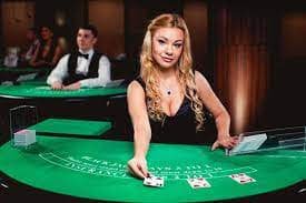 European Roulette live dealer table di studio dazbet slot